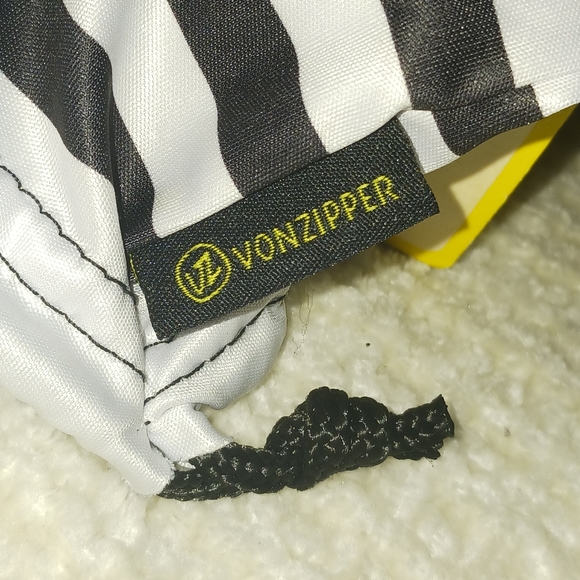 Von Zipper Sunglasses (WORN ONCE) - Picture 13 of 15